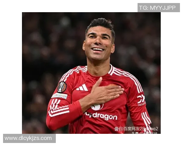 卡塞米罗离队曼联引发关注球迷对未来阵容充满期待与担忧