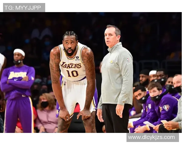 湖人主帅沃格尔表示，詹姆斯应该被视为NBA历史上最伟大的球员之一