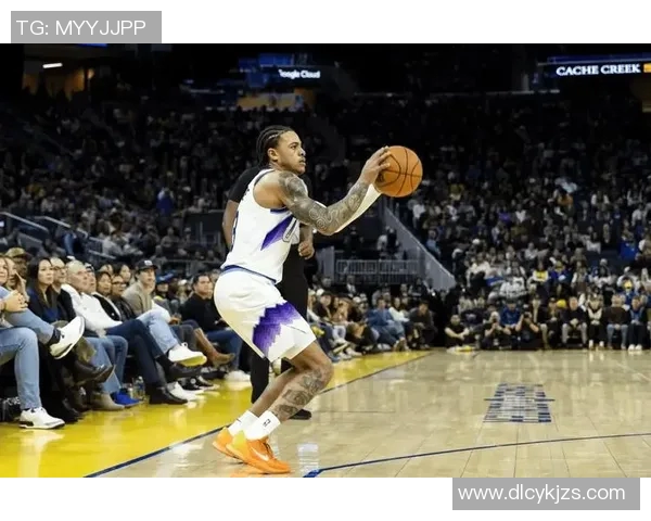 爵士队内部关系紧绷，球队走进困境